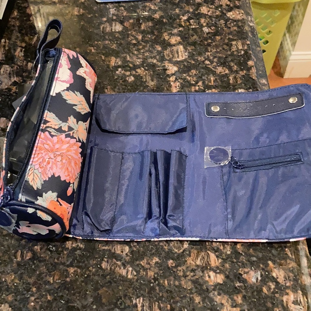 Make up bag - Picture 3 of 5